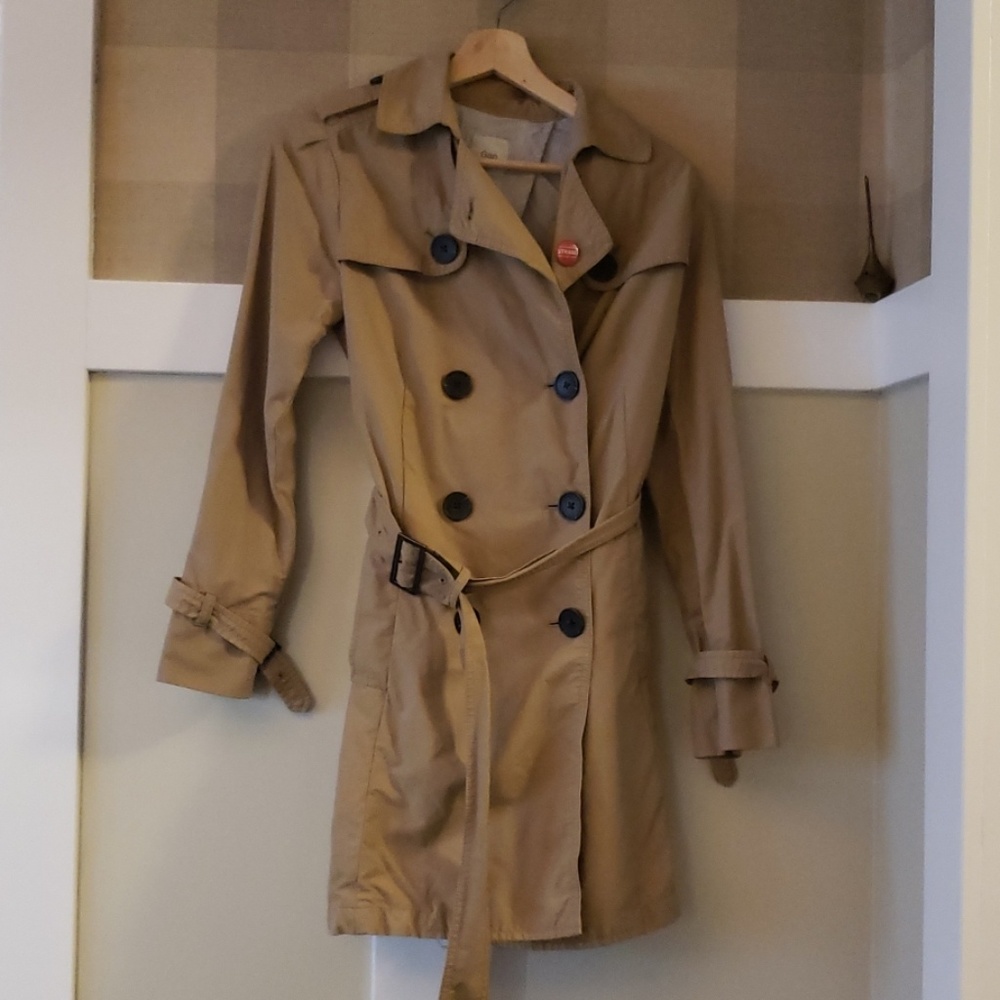 Gap trench coat